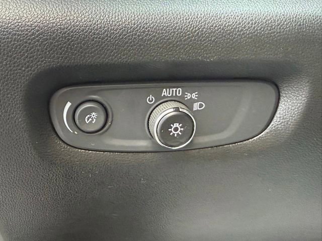 Used 2022 Chevrolet Traverse LS FWD image 24