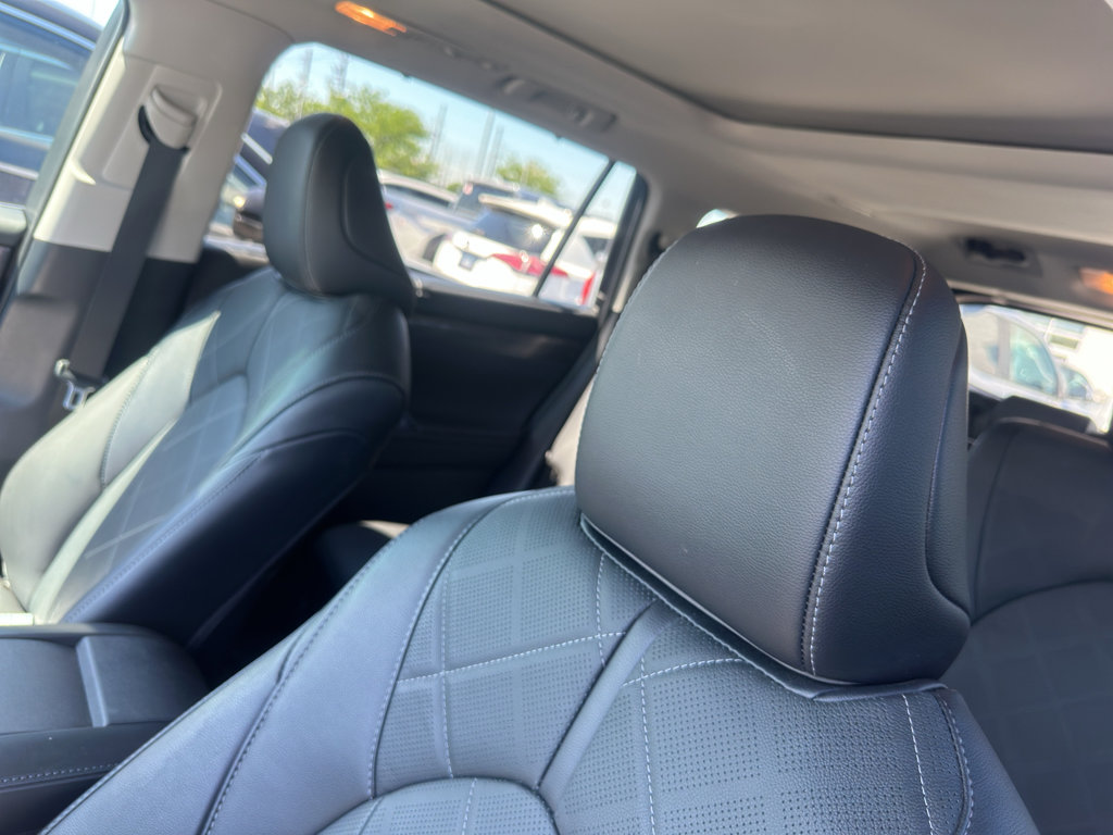 Certified 2024 Toyota Highlander Platinum AWD/4WD image 8