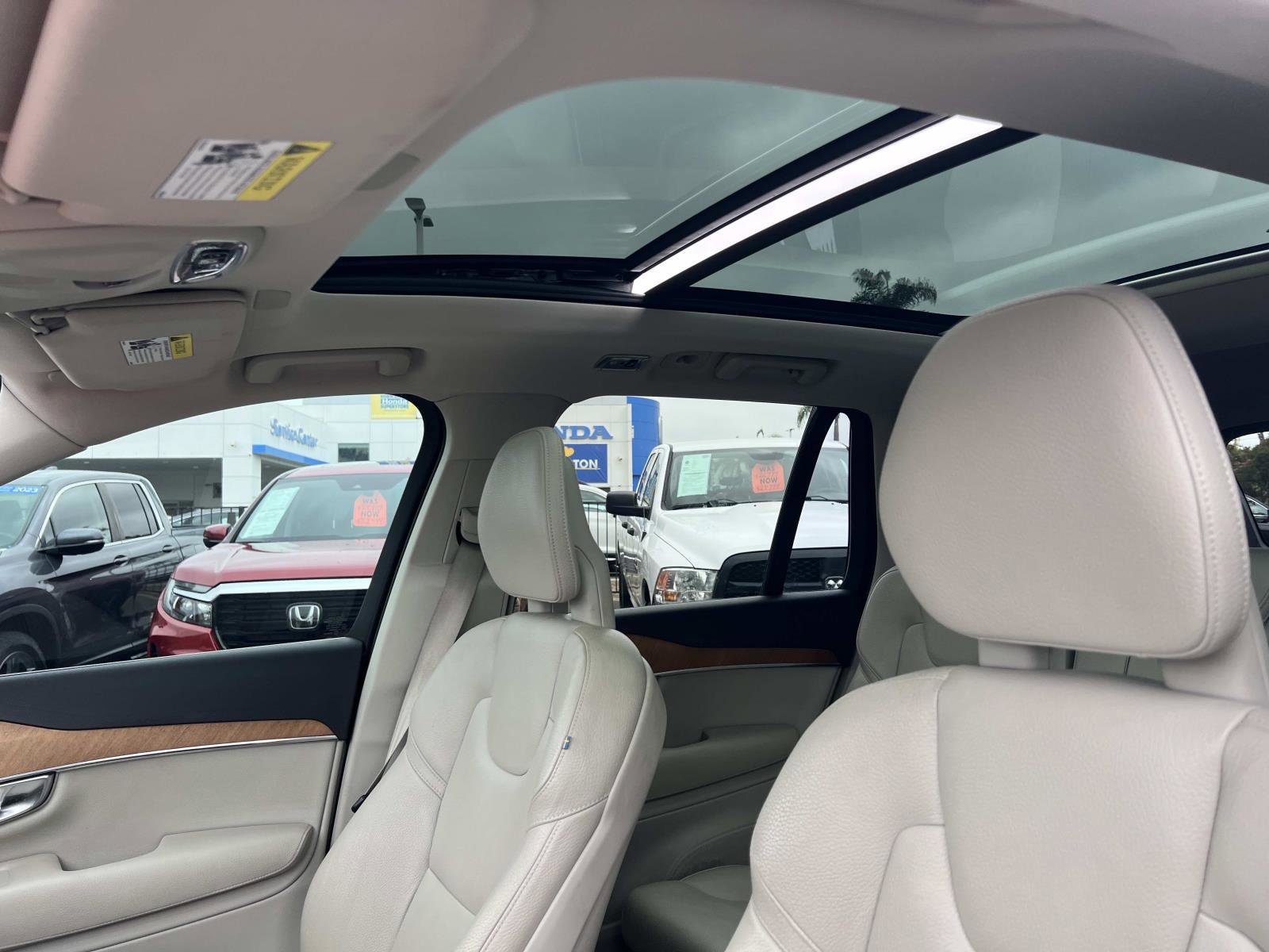 Used 2021 Volvo XC90 T8 Inscription Expression w/ Protection Package Premier AWD/4WD image 19