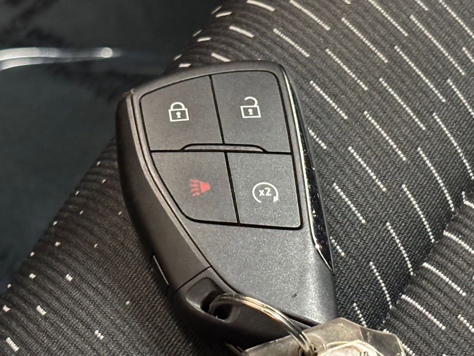 Used 2025 Chevrolet Equinox LT FWD image 24