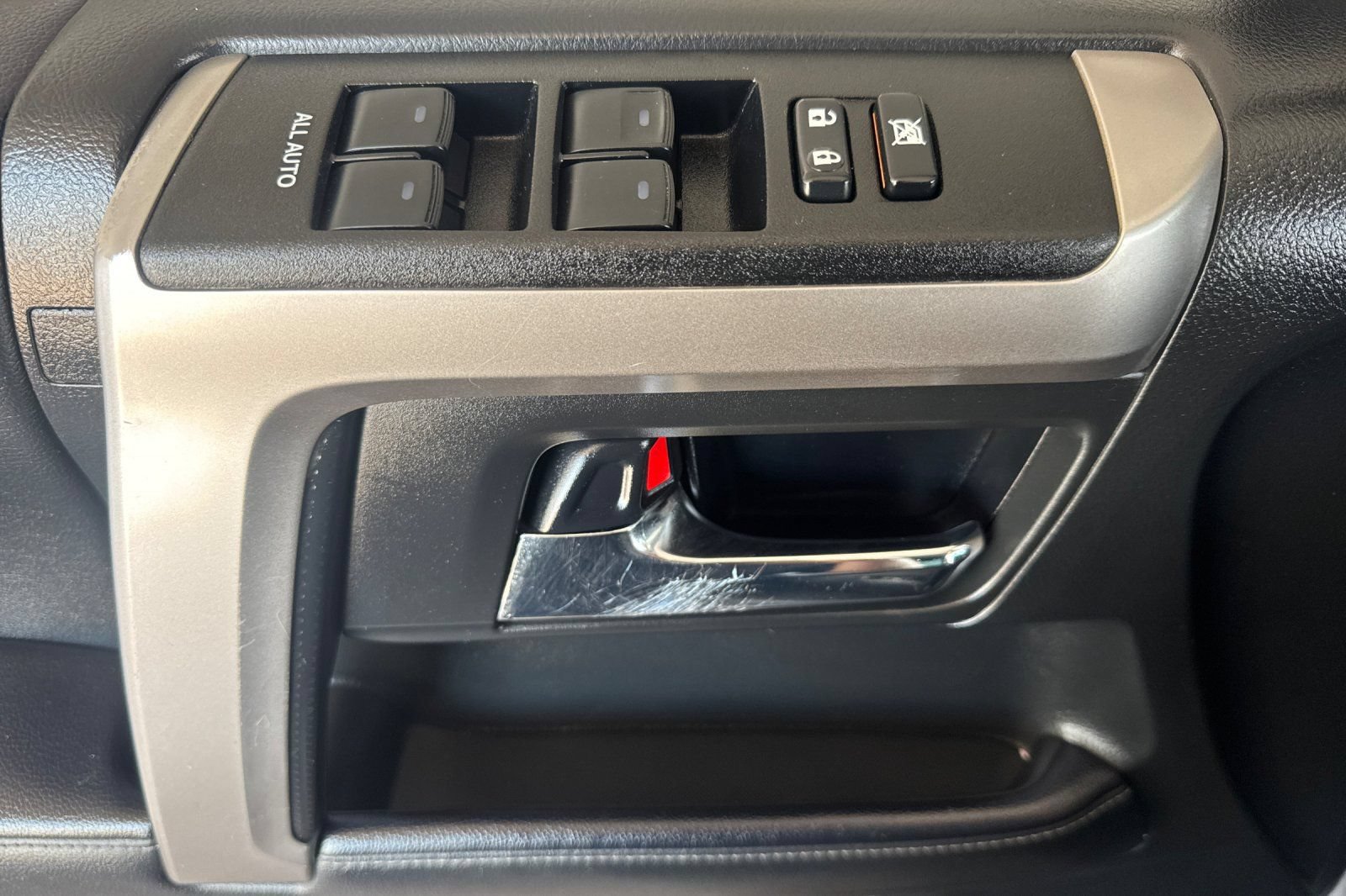 Used 2018 Toyota 4Runner SR5 Premium AWD/4WD image 8