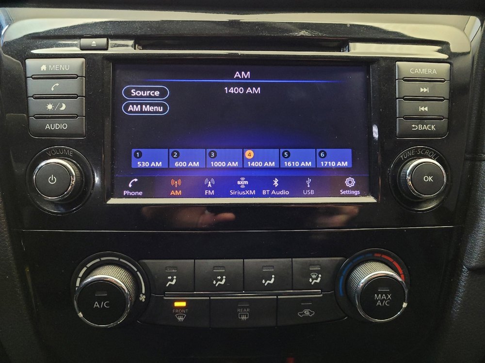 Used 2018 Nissan Rogue S image 25