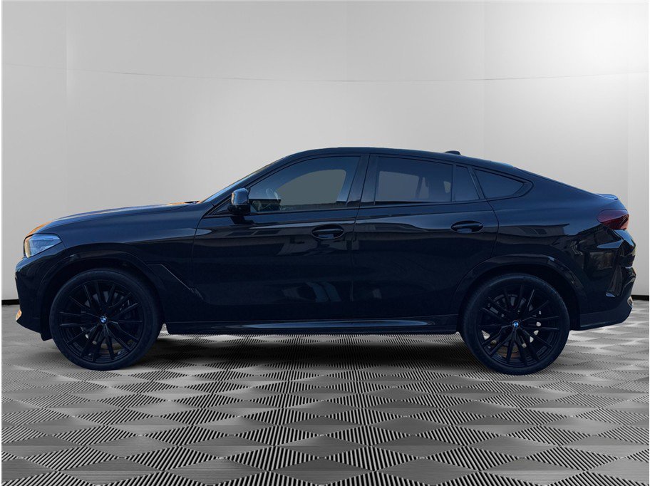 Used 2021 BMW X6 M50i w/ Dynamic Handling Package AWD/4WD image 2