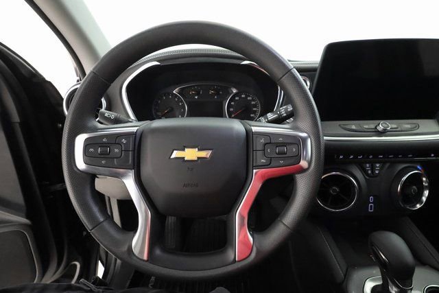 Used 2025 Chevrolet Blazer LT w/ Convenience Package image 11
