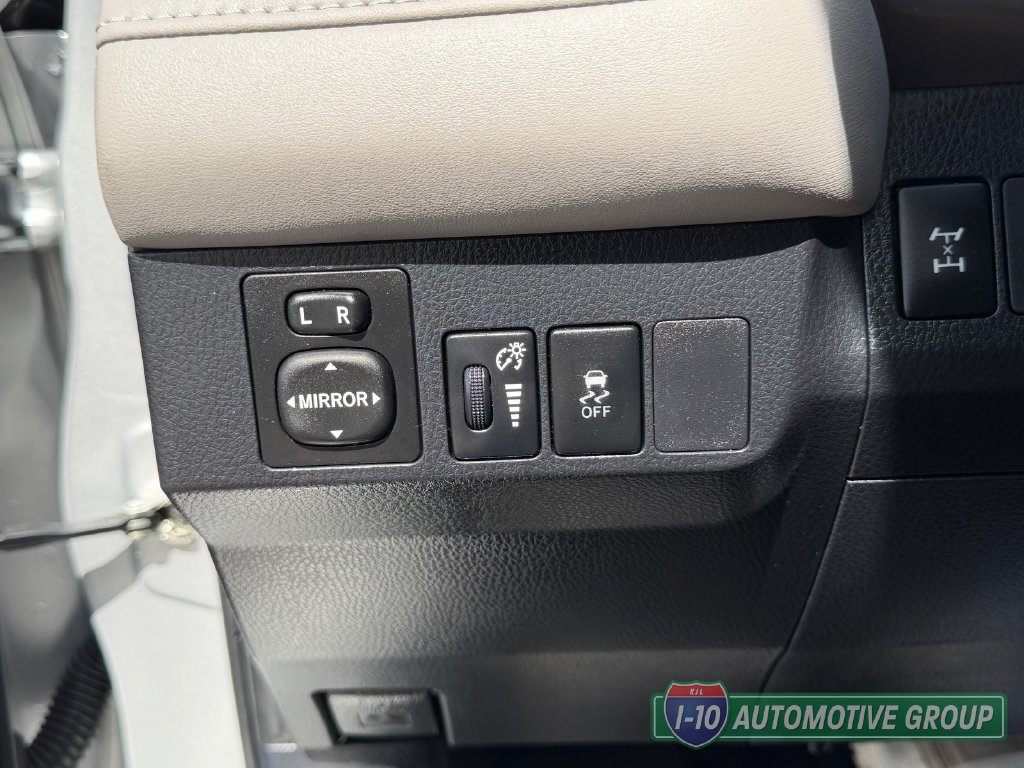 Used 2014 Toyota RAV4 XLE AWD/4WD image 27