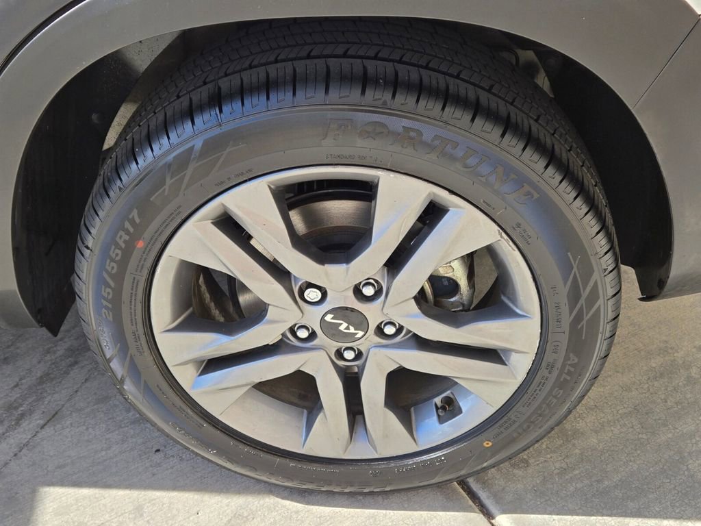 Used 2023 Kia Seltos S w/ Navigation Package AWD/4WD image 11