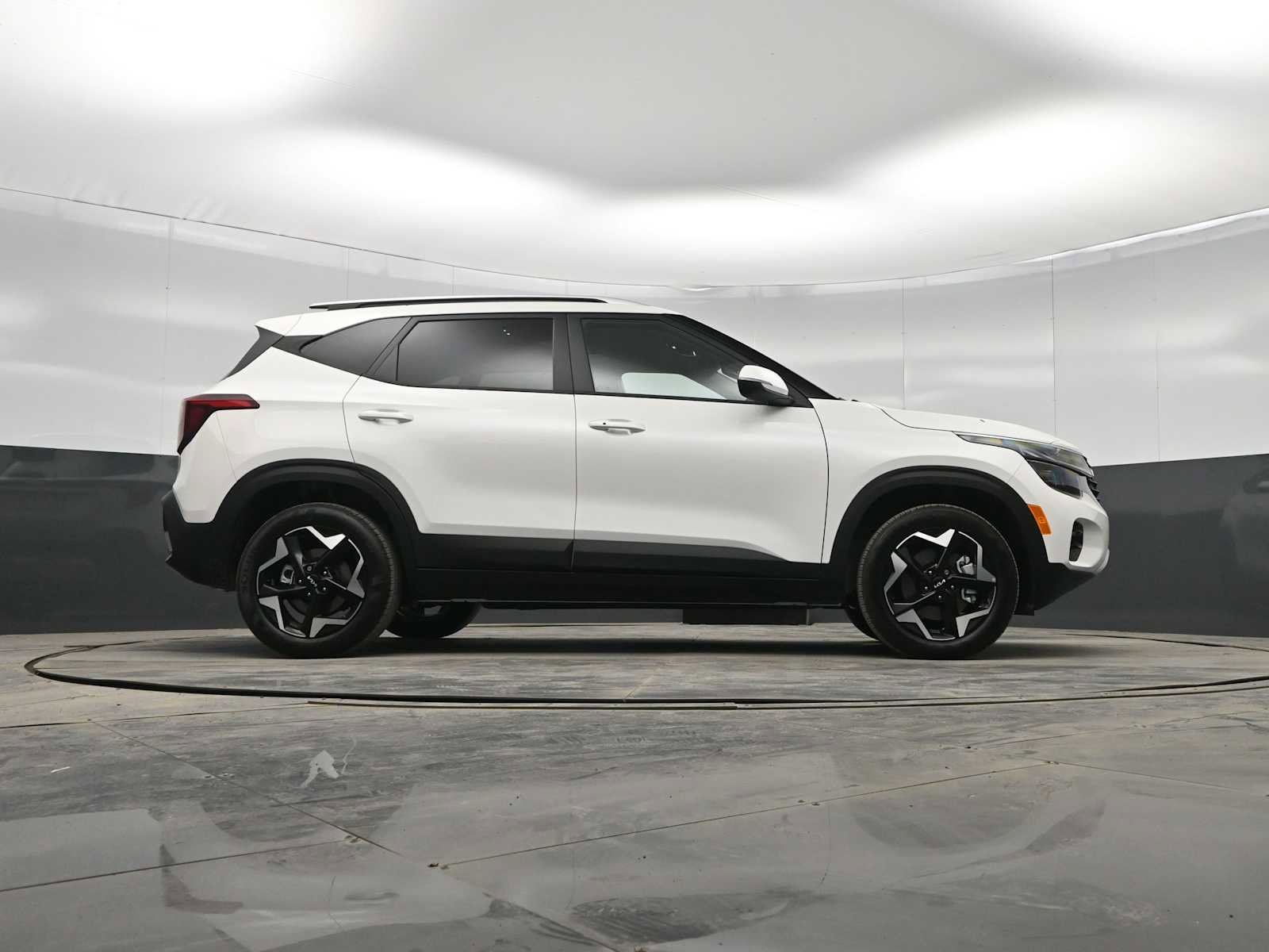 Used 2025 Kia Seltos S image 37