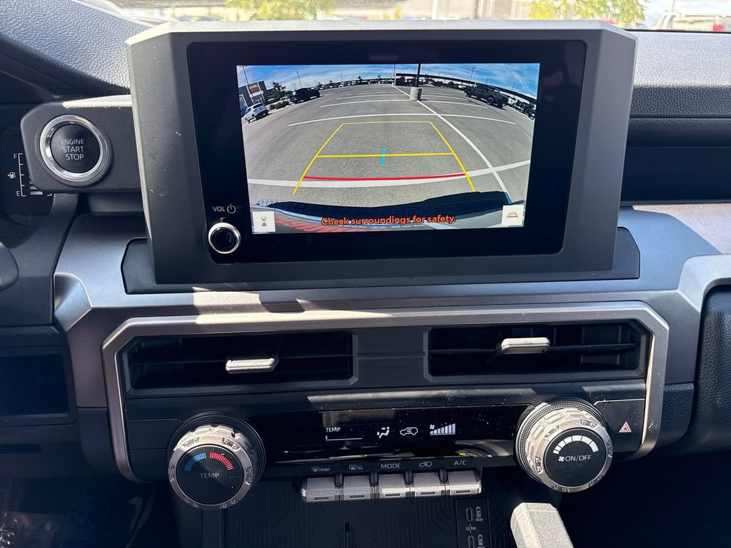 Used 2025 Toyota 4Runner SR5 AWD/4WD image 19