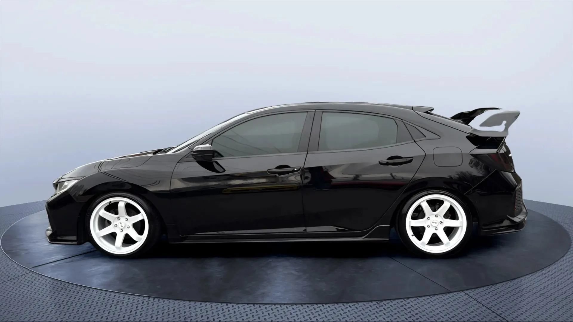 Used 2018 Honda Civic Sport image 2