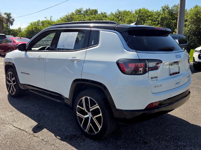 Used 2024 Jeep Compass Limited w/ Elite Group AWD/4WD image 5