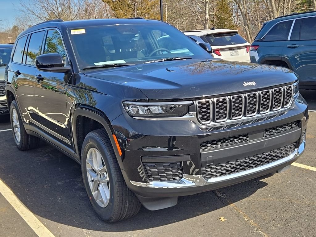 New 2026 Jeep Grand Cherokee L Laredo image 1