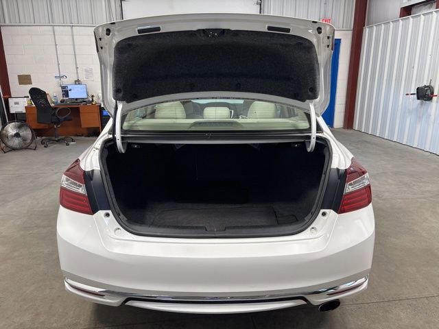 Used 2016 Honda Accord EX image 19