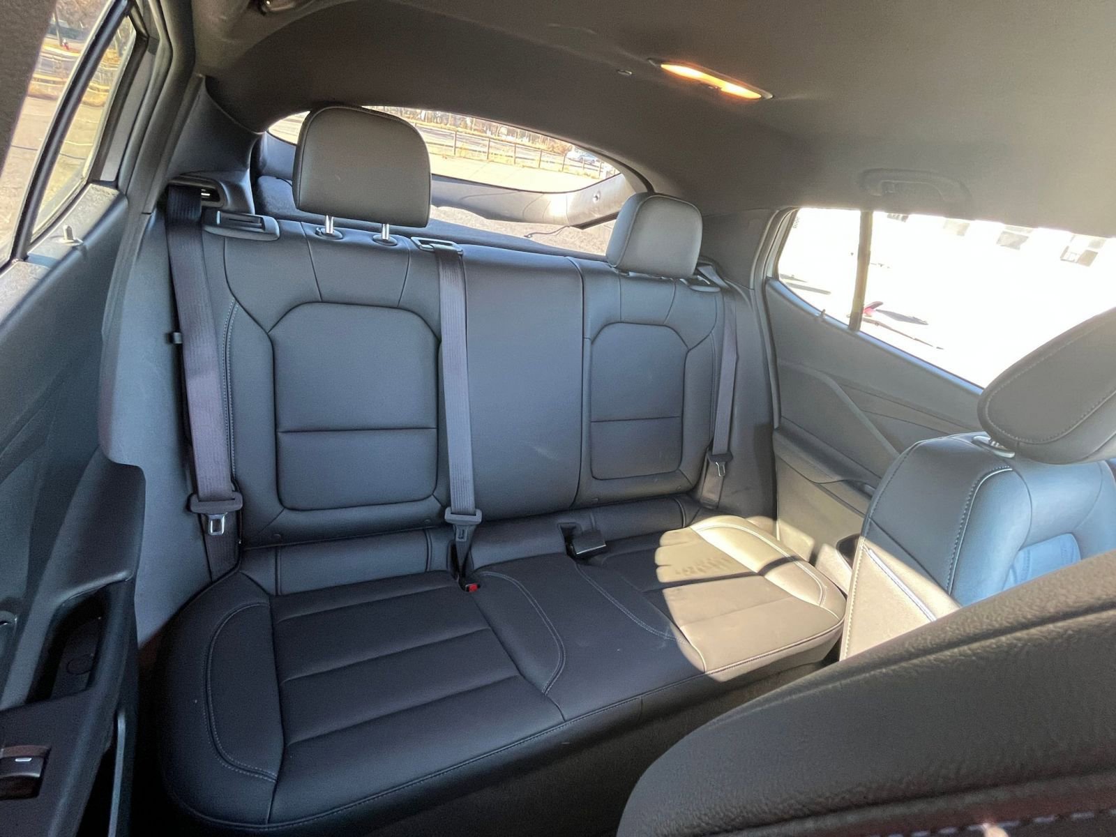 Used 2025 Buick Envista Sport Touring image 39