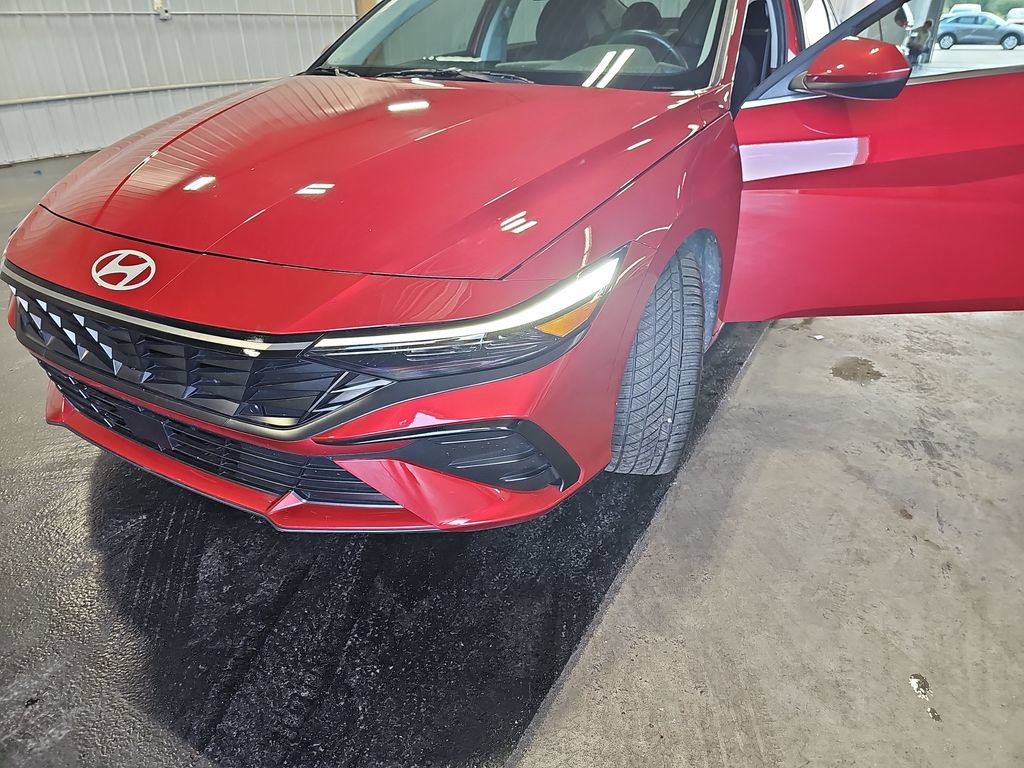 Certified 2025 Hyundai Elantra SEL FWD image 61