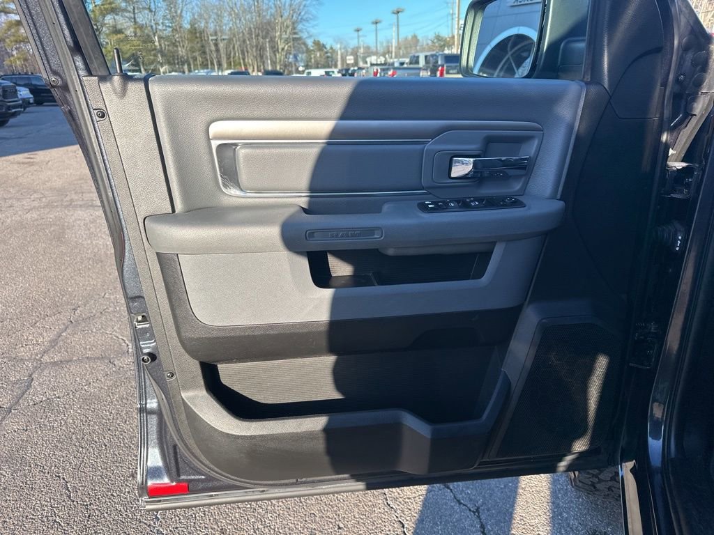 Used 2019 RAM 1500 Classic Warlock image 12