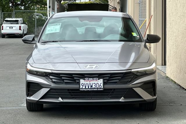 Used 2025 Hyundai Elantra Sport FWD image 12