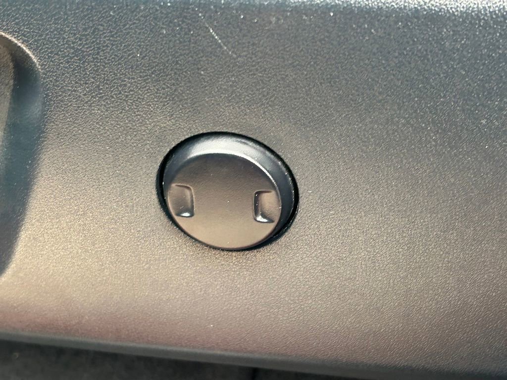 Used 2015 Toyota Tundra Limited RWD image 27
