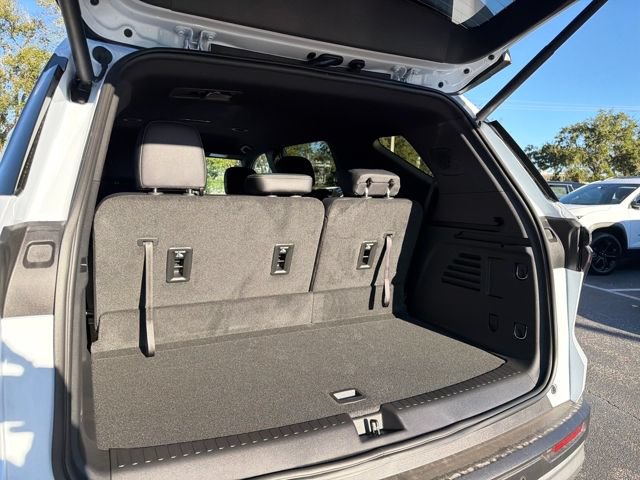 New 2026 Chevrolet Traverse LT w/ Enhanced Driving Package FWD image 11