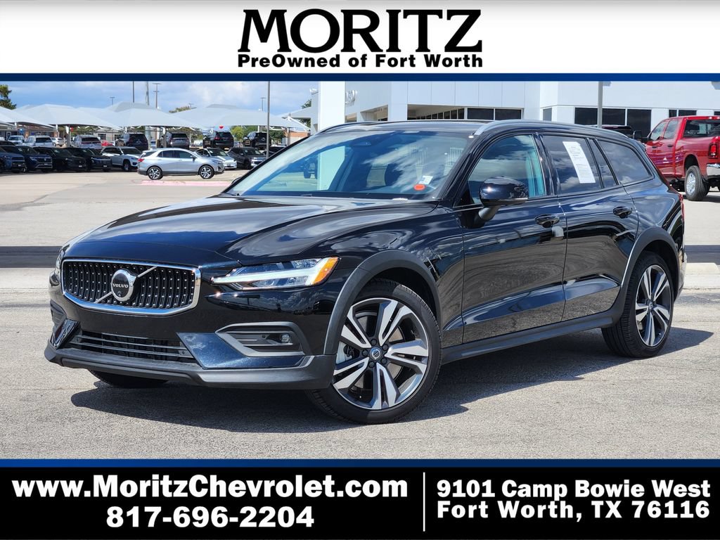 Used 2025 Volvo V60 B5 Cross Country Plus AWD/4WD image 1
