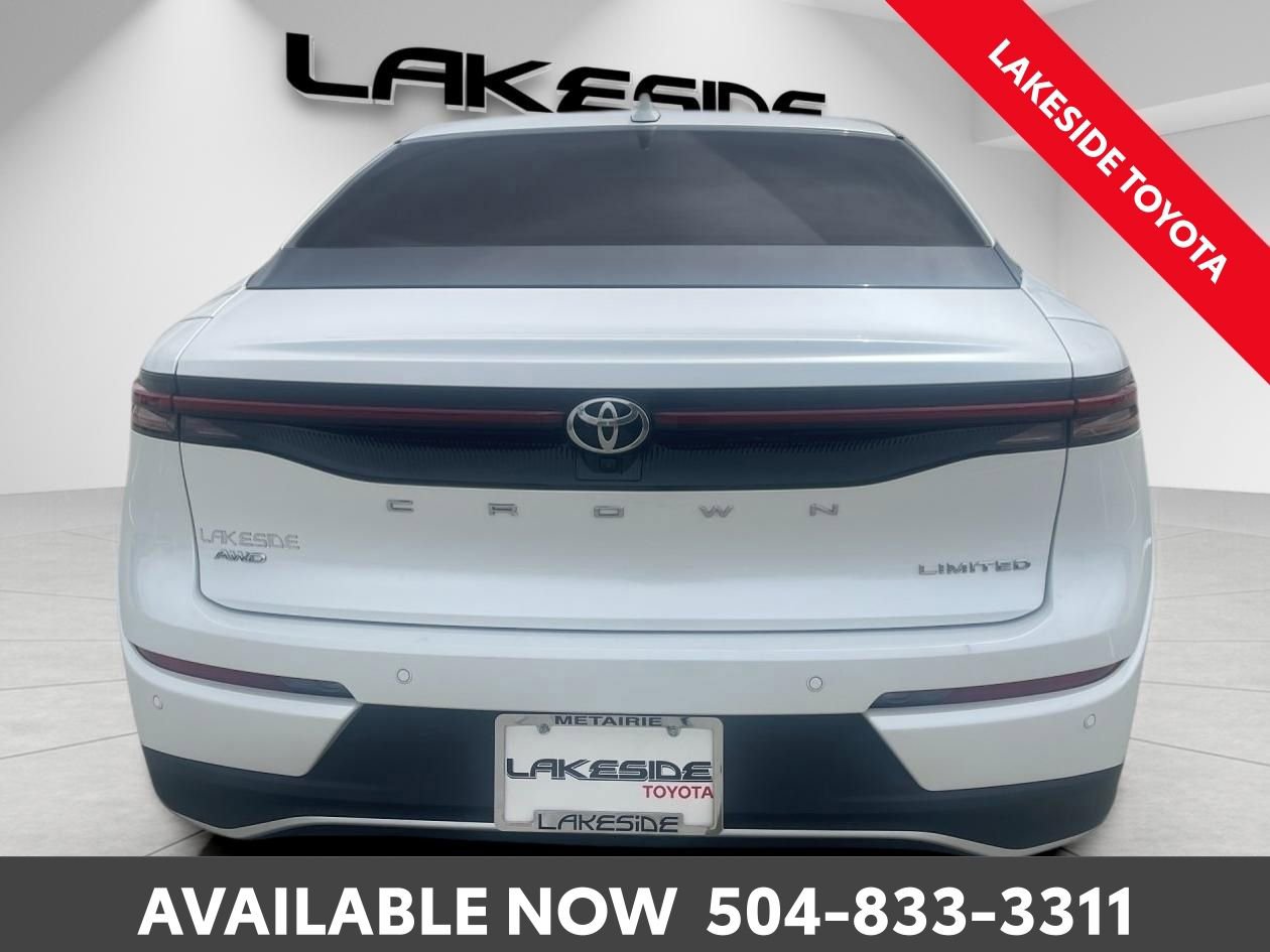 Used 2023 Toyota Crown Limited image 20