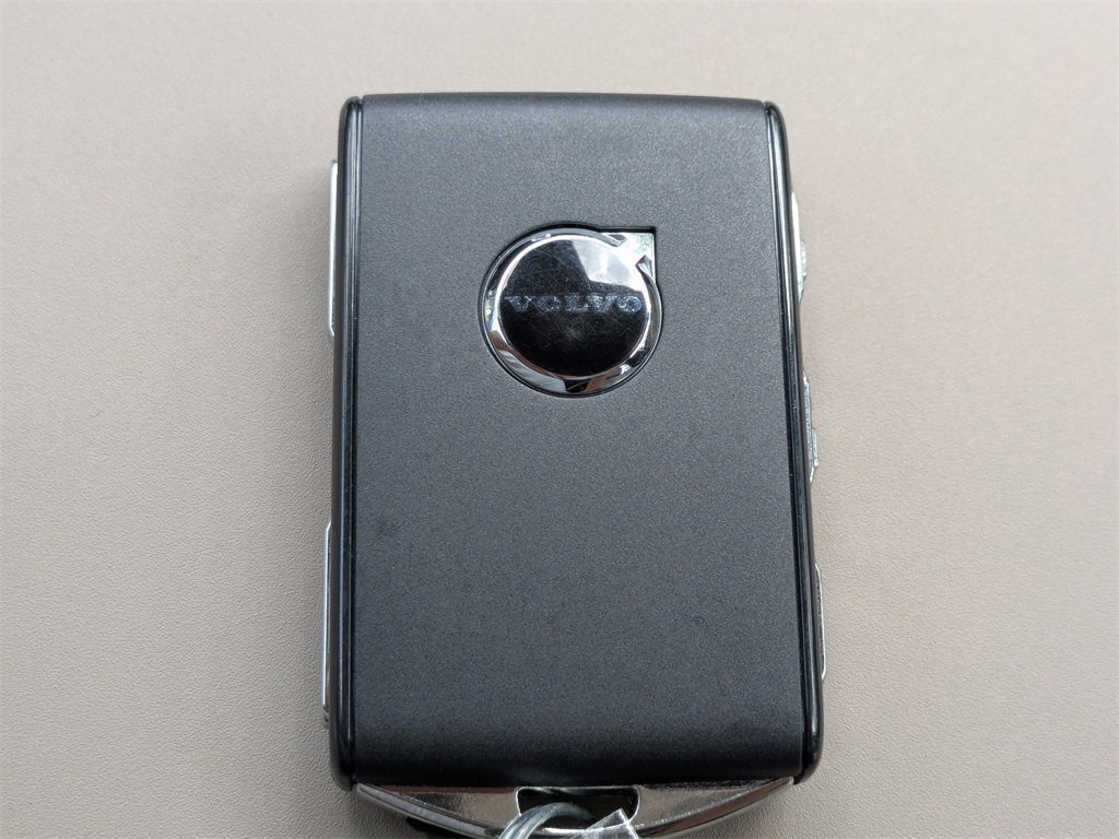 New 2026 Volvo XC90 B6 Plus w/ Protection Package Premier image 32