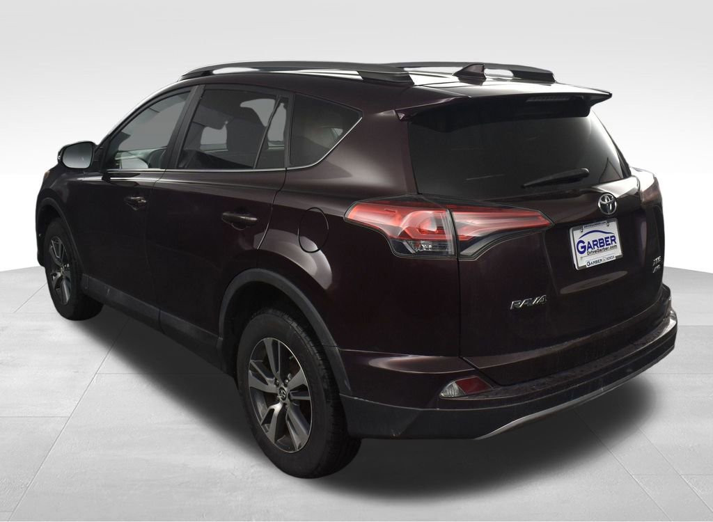 Used 2018 Toyota RAV4 XLE image 5
