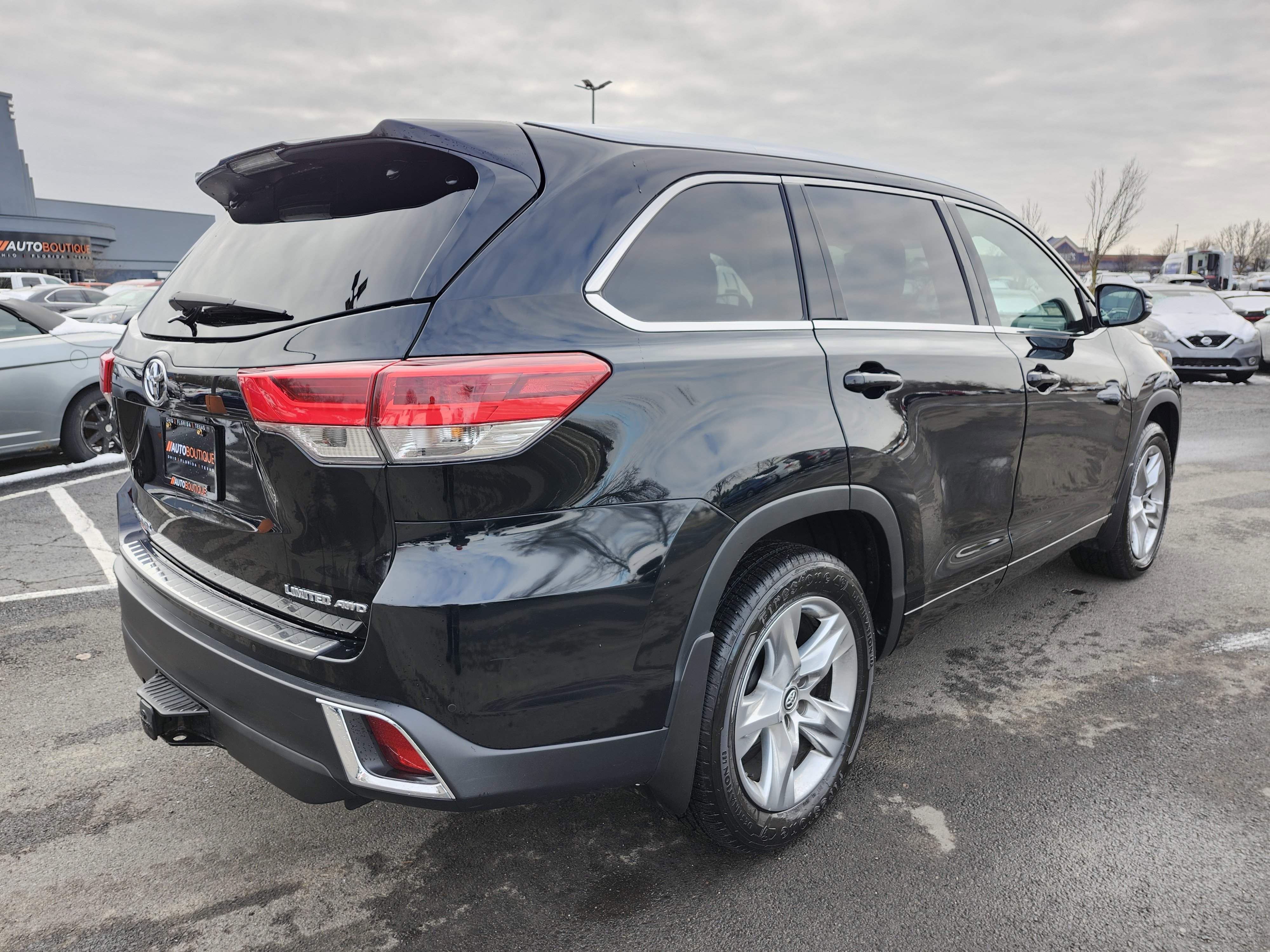Used 2017 Toyota Highlander Limited image 18