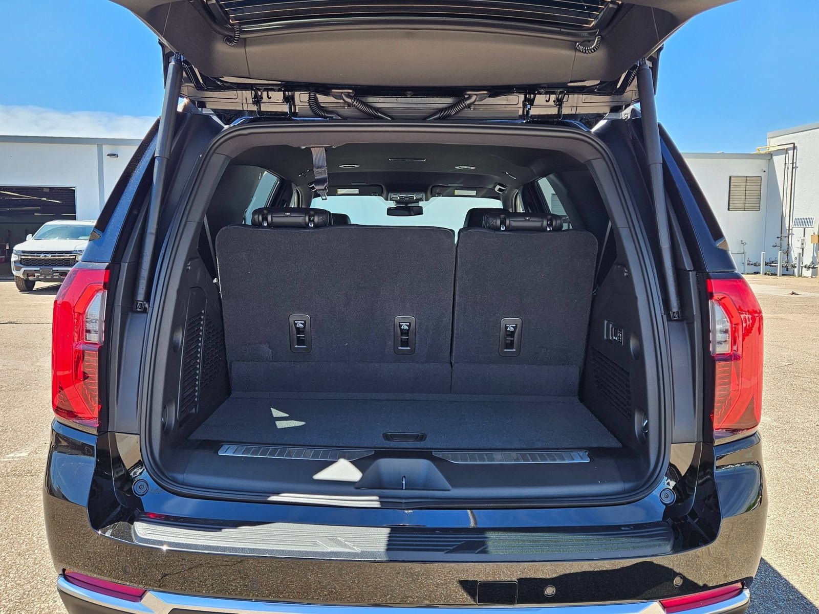 New 2026 GMC Yukon Denali AWD/4WD image 4