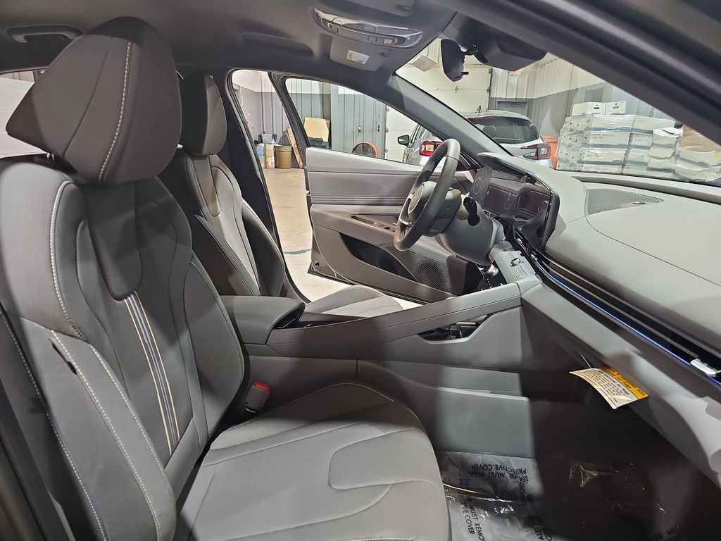 New 2026 Hyundai Elantra Sport image 10