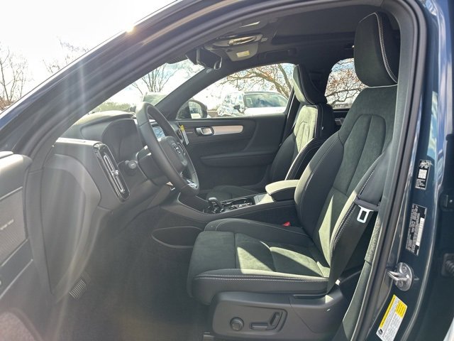 New 2026 Volvo XC40 B5 Ultra w/ Protection Package Premier image 13