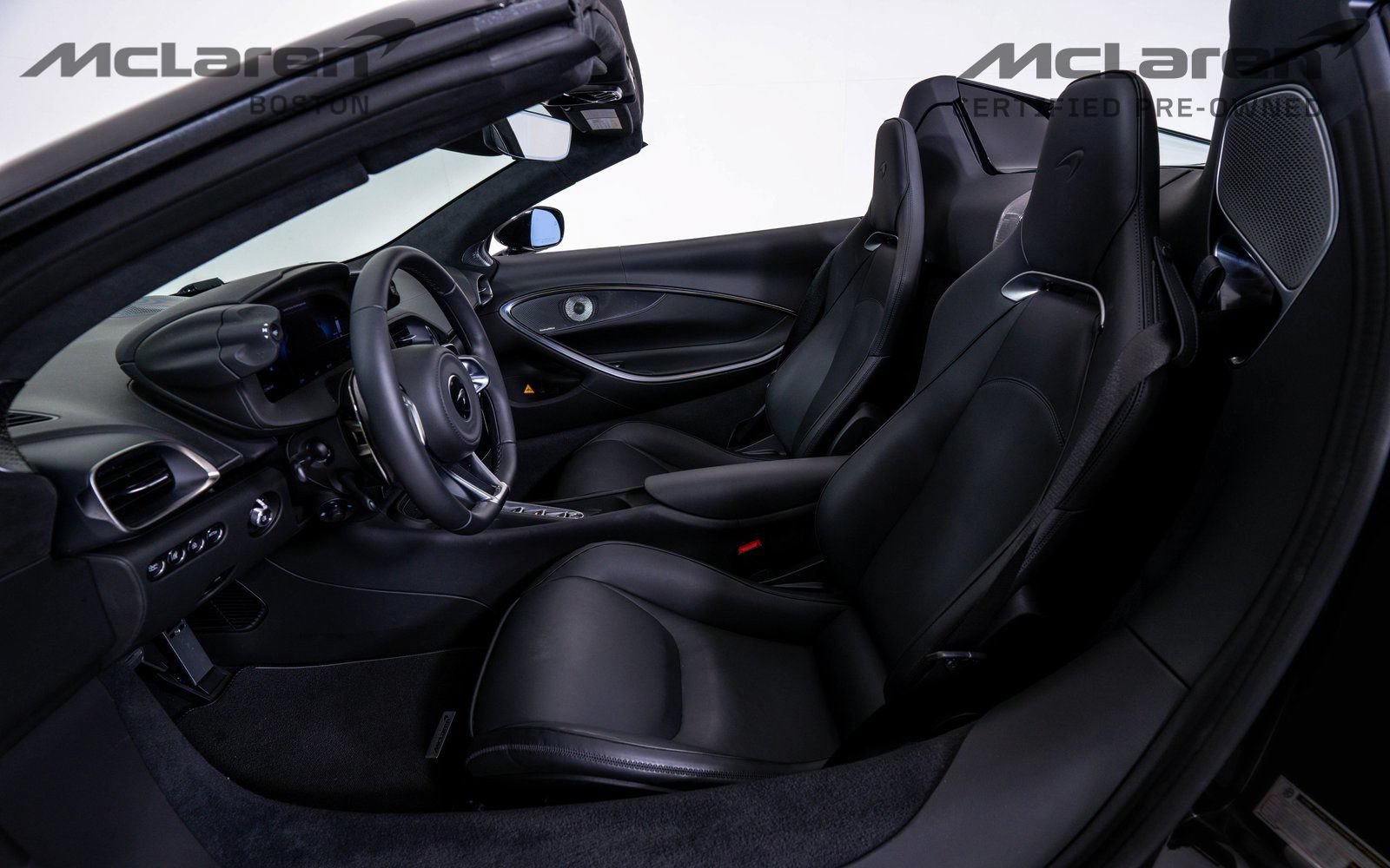 Used 2025 McLaren Artura Spider RWD image 21