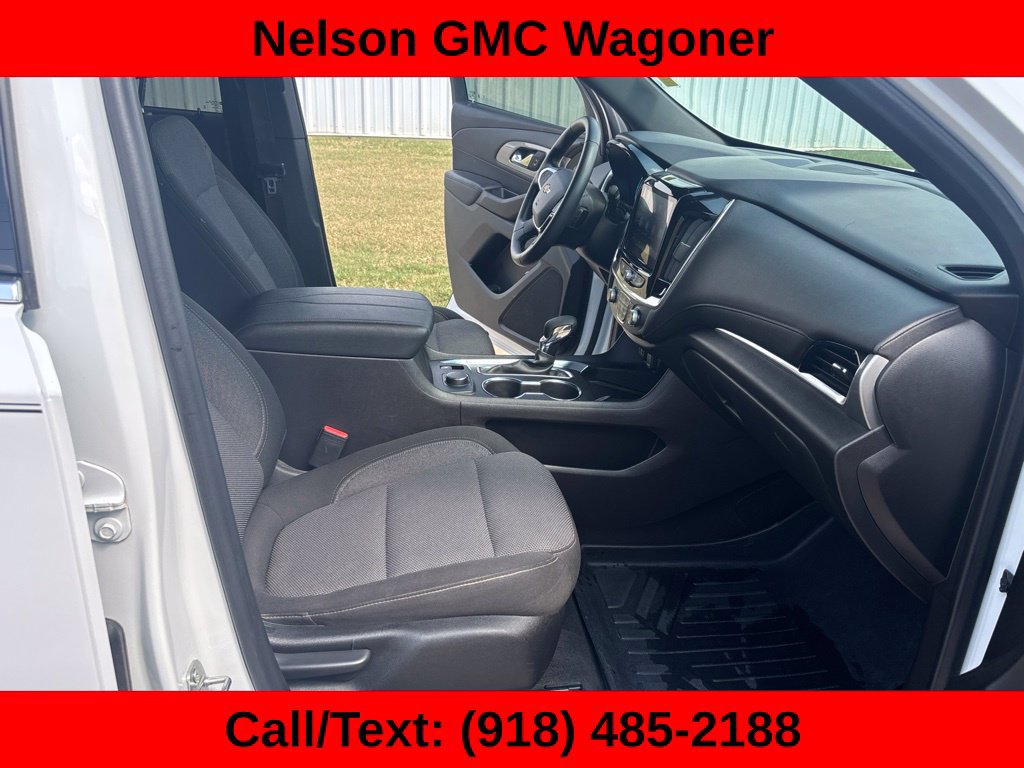 Used 2022 Chevrolet Traverse LT FWD image 16