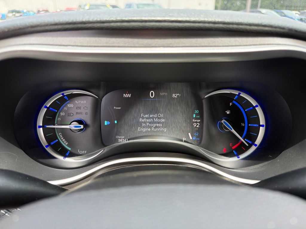 Used 2024 Chrysler Pacifica Limited FWD image 9