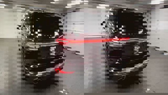 Used 2023 Lincoln Aviator Reserve w/ Equipment Group 201A image 7