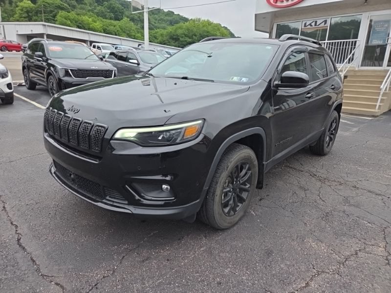 Used 2023 Jeep Cherokee Altitude Lux AWD/4WD image 3