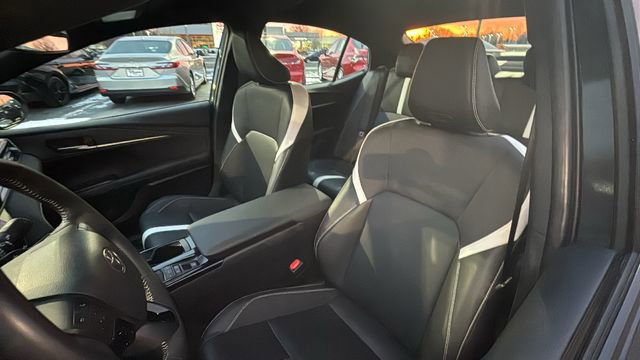 Used 2025 Toyota Camry SE image 28