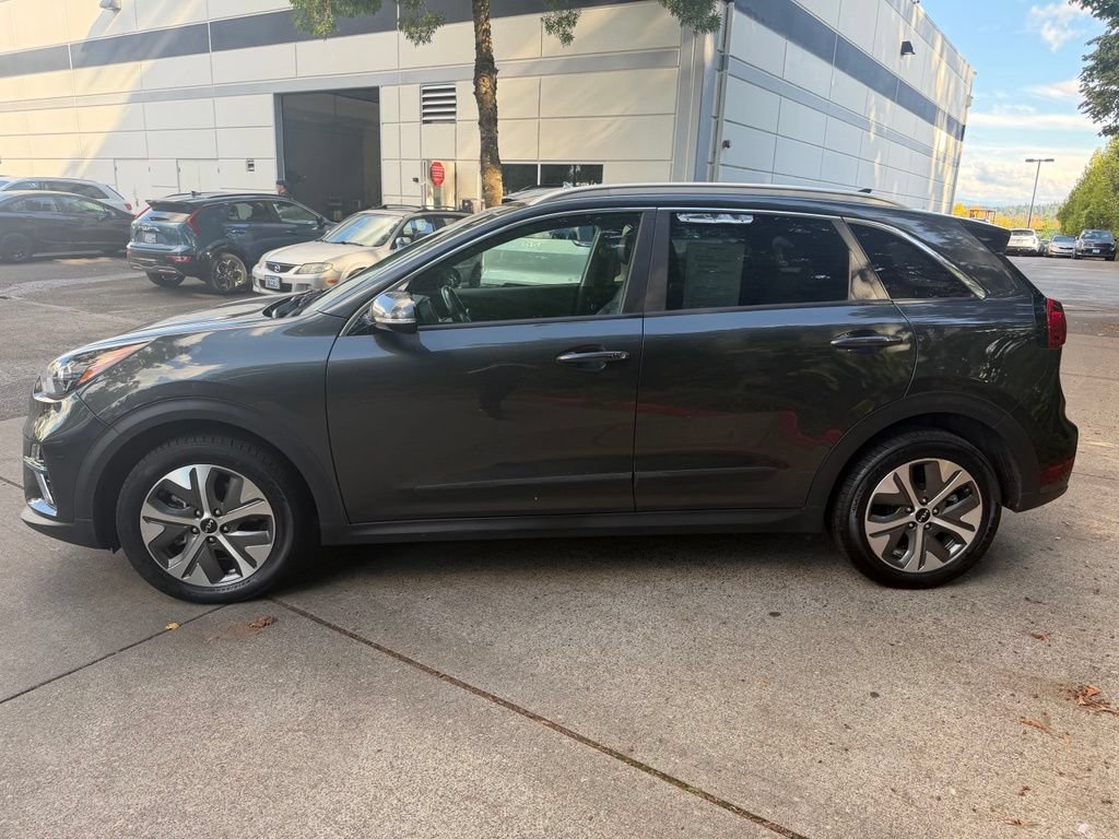 Used 2022 Kia Niro EX w/ Cold Weather Package FWD image 7