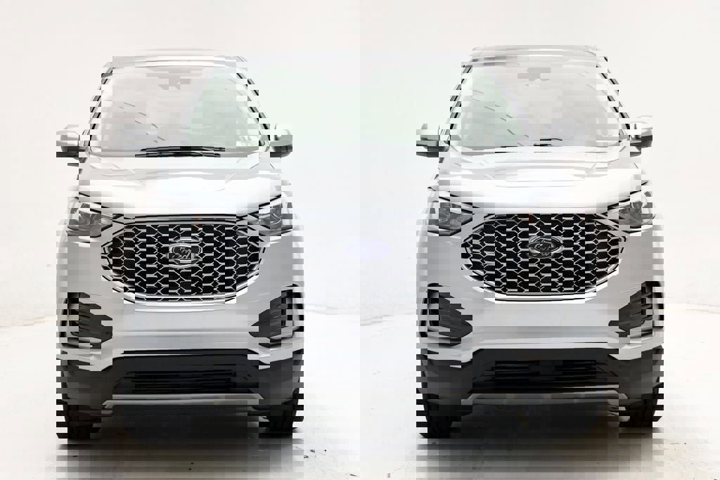 Used 2024 Ford Edge SEL image 5