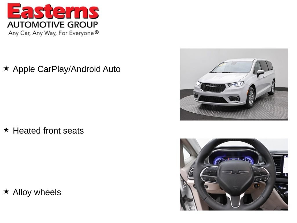 Used 2023 Chrysler Pacifica Touring-L FWD image 11