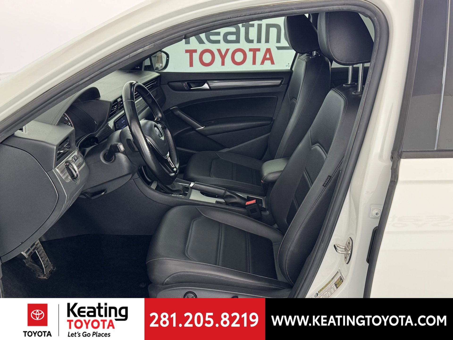 Used 2022 Volkswagen Passat 2.0T R-Line image 14