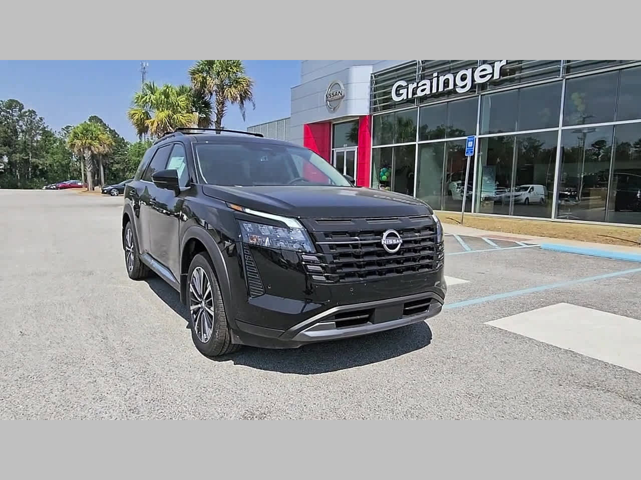 New 2026 Nissan Pathfinder Platinum FWD image 18