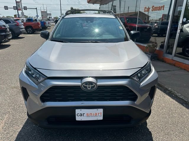 Used 2022 Toyota RAV4 LE AWD/4WD image 2