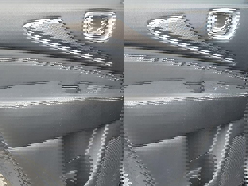 Used 2020 INFINITI QX60 Luxe w/ Essential Package image 16