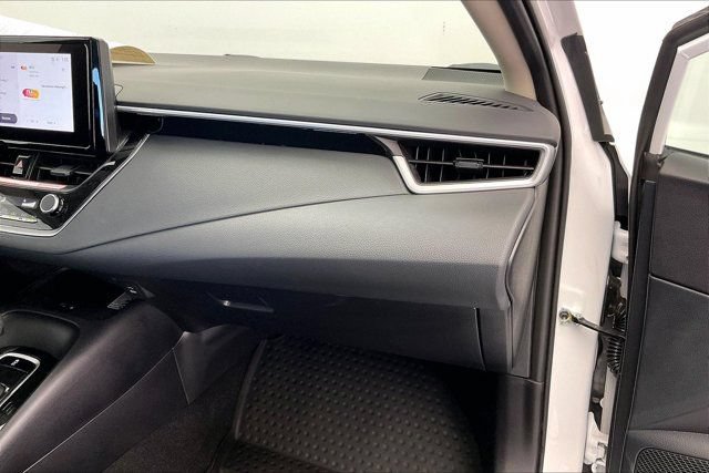 Used 2026 Toyota Corolla LE w/ LE Premium Package FWD image 16