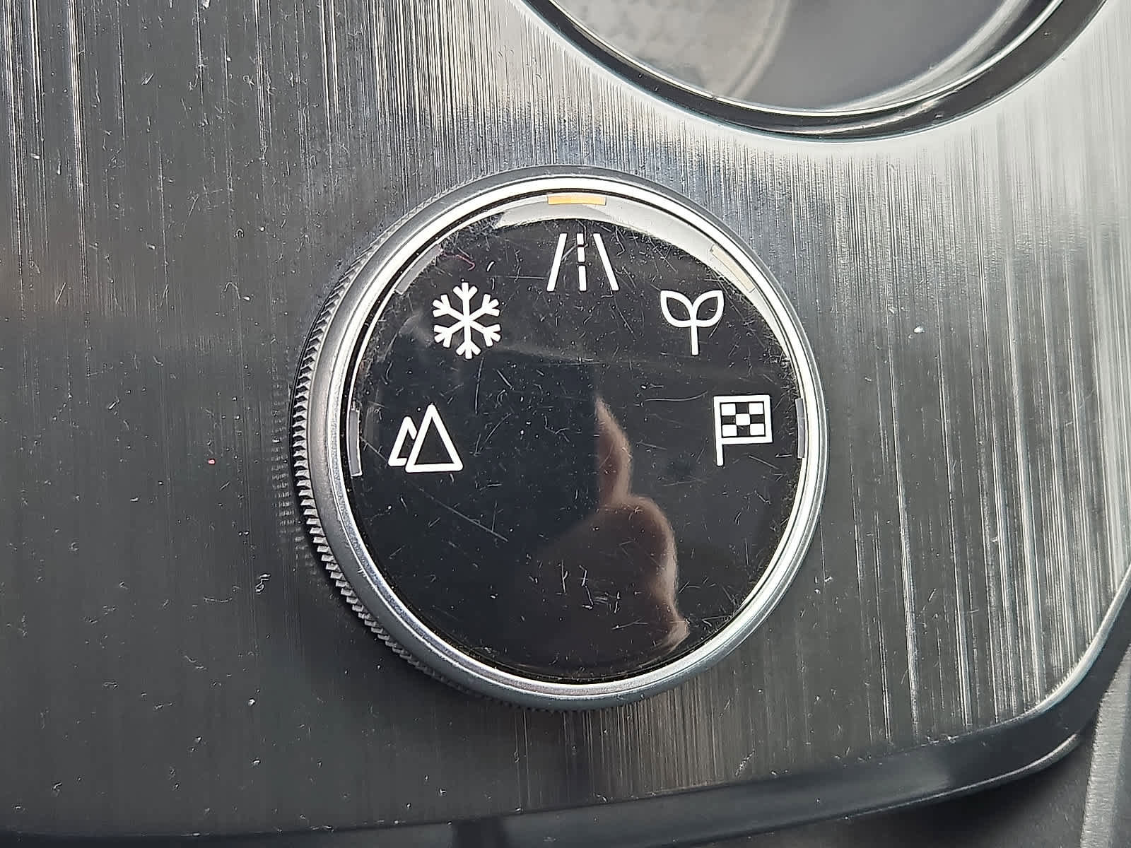 Used 2024 Nissan Rogue SL image 29