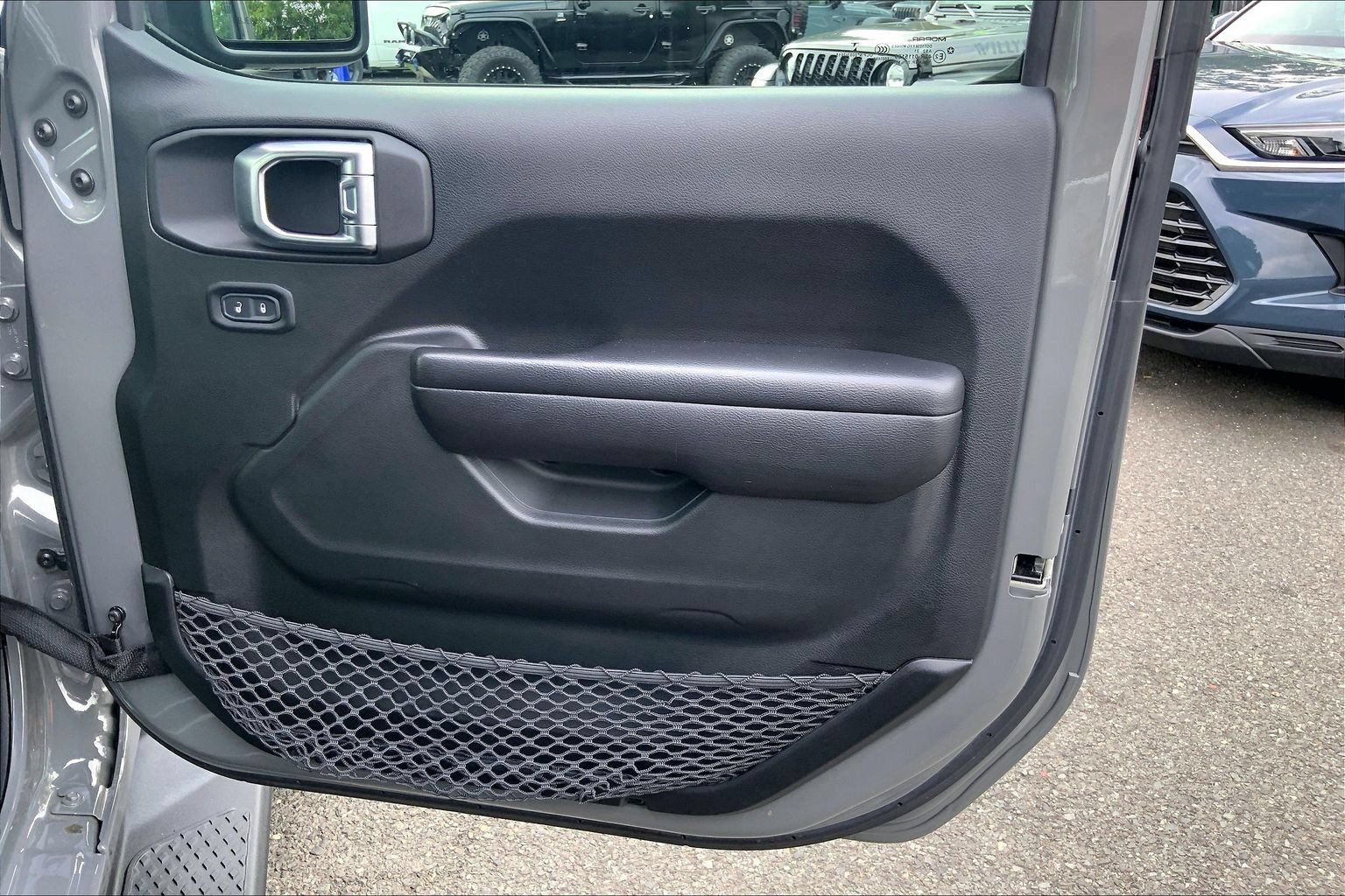 Used 2021 Jeep Gladiator Sport AWD/4WD image 19