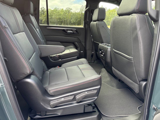 New 2026 Chevrolet Suburban RST image 13