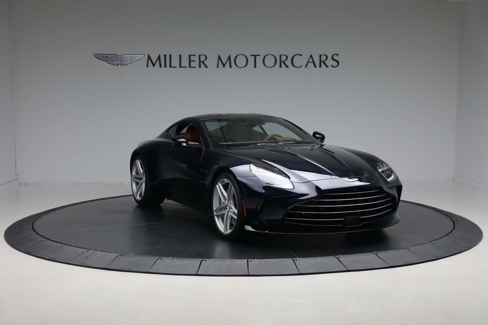 New 2026 Aston Martin V8 Vantage Coupe image 11
