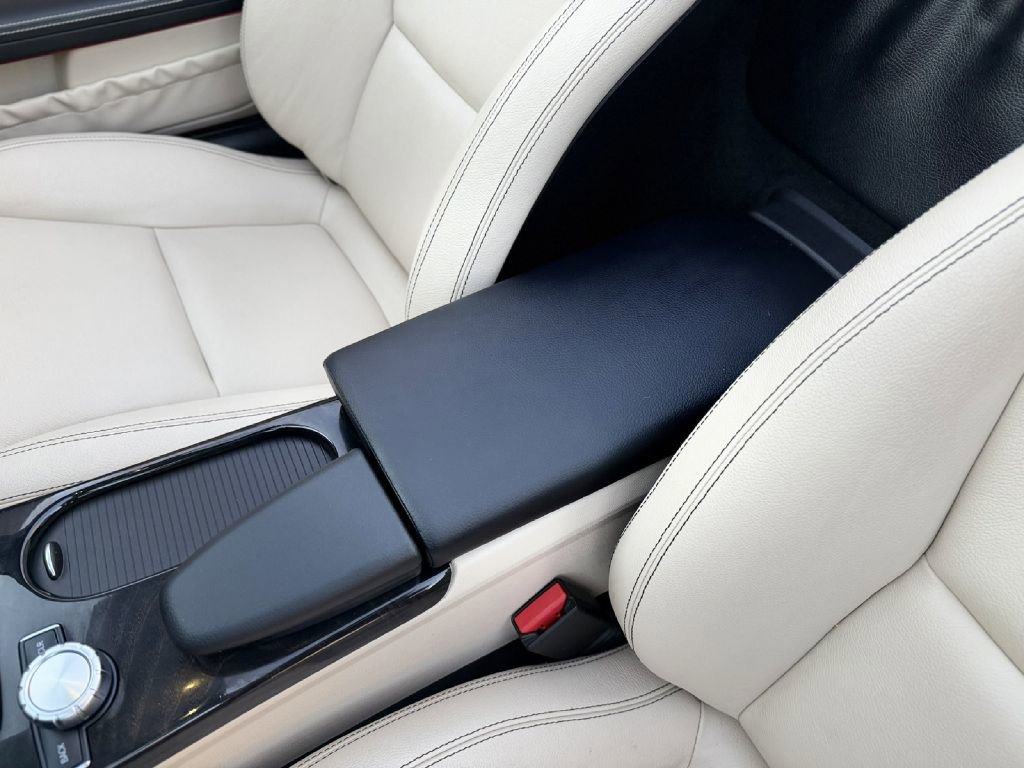 Used 2015 Mercedes-Benz SLK 350 image 32