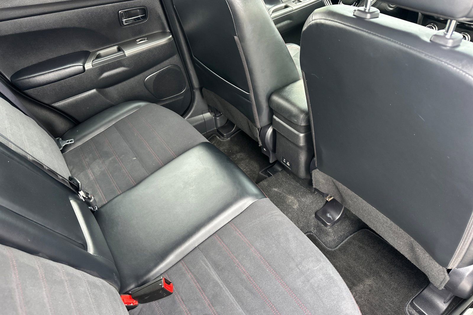 Used 2024 Mitsubishi Outlander Sport SE image 17